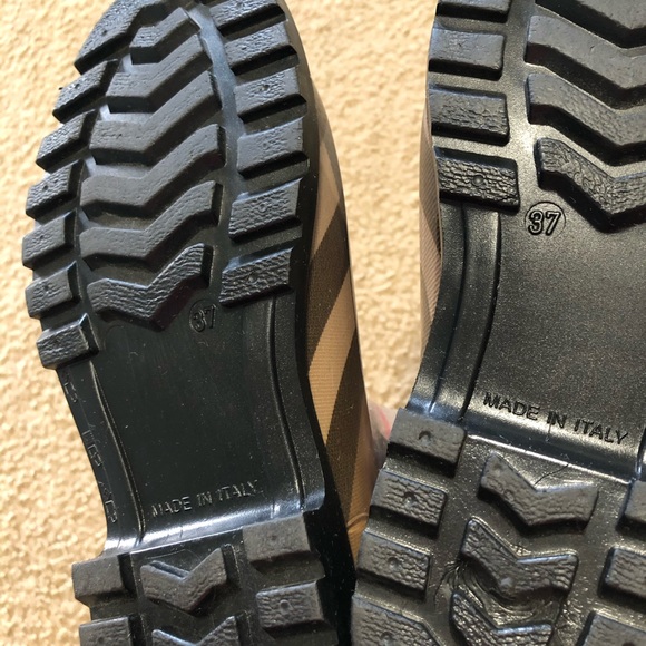 Burberry Rain Boot - Picture 3 of 4